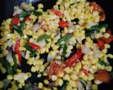 Foto langkah ke 4 dari resep Tumis Cumi Jagung.