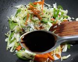हक्का नूडल्स विथ मंचुरियान ग्रेव्ही (hakka noodles recipe in marathi) रेसिपी स्टेप 6 फोटो 