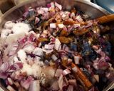 Hagymás szilva húsok mellé recept fázis 2 fotója