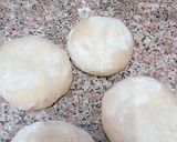 A picture of step 5 of Aloo paratha.