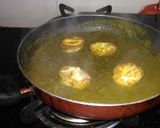 A picture of step 1 of Palak anda curry.