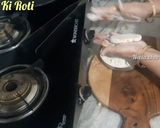 A picture of step 5 of Makki Ki Roti.