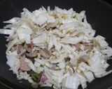 Foto langkah ke 2 dari resep Sayur sawi dengan bakso dan telur.