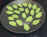 A picture of step 4 of Olive leaves pasta in white sauce.
