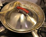 Foto del passaggio 5 della ricetta Spaghetti mantecati con cipolla di Tropea acciughe e prezzemolo