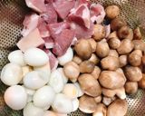 Hình bước làm 1 của món Thịt Kho Nấm Rơm Trứng Cút