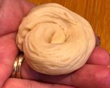 Pas rețetă Cruffins cu dulceață de afine, căpșuni, frișcă, nucă cu scorțișoară și fulgi de ciocolată😍😋 4 fotografie