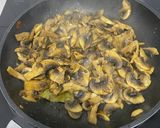 Foto del paso 2 de la receta: Salsa de Champiñones 🍄
