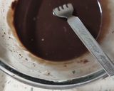 A picture of step 5 of Marie Biscuit Choco pies.