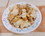 炒五花肉和白花椰菜的食譜步驟2照片