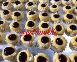 Foto langkah ke 5 dari resep Thumbprint Cookies.