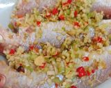 Hình bước làm 1 của món Cá hồng biển muối sả