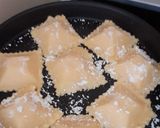 Foto del paso 3 de la receta: Raviolones de jamón y queso de almendras sin tacc y aplv
