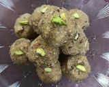 A picture of step 5 of Sattu ladoo.