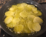 Foto del paso 3 de la receta: Patatas al pimentón con carne a la plancha