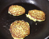 Foto del paso 5 de la receta: Tortitas de maíz y cilantro