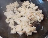 Foto del paso 2 de la receta Snack/plato rápido: Revuelto de bacalao y patatas paja