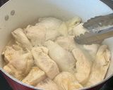Foto del paso 5 de la receta: Pollo guisado Guatemalteco (Dificultad: Difícil😠¾) ⚠️⚠️ADVERTENCIA: Mira el medio del lado izquierdo 🙏🏻