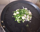 A picture of step 16 of Green Singaporiean Rice.
