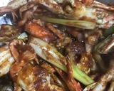 Gambar langkah 5 resipi Ketam Goreng Sambal.