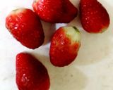 Foto langkah ke 2 dari resep Sorbet Mangga Topping Strawberry.