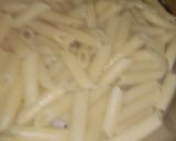 वेज चीज़ व्हाइट सॉस पास्ता(veg cheese white sauce Pasta recipe i रेसिपी चरण 2 फोटो