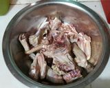 Foto langkah ke 1 dari resep Ayam masak bistik.