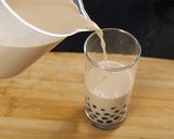 A picture of step 4 of Peanut Butter Bubble Milk Tea.