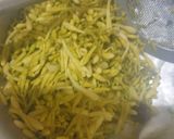 Foto langkah ke 3 dari resep Tumis bunga pepaya teri.