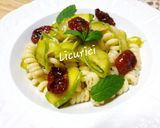 Pas rețetă Paste cu dovlecei, usturoi și roșii uscate 4 fotografie