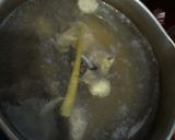 Foto langkah ke 2 dari resep Sup Ayam Kampung Rempah.