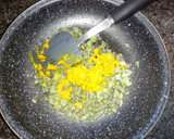 Foto del paso 4 de la receta: Curry de Langostinos con Leche de Coco y Limón
