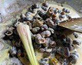 Gambar langkah 4 resipi Siput Sedut Masak Lemak.