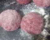 A picture of step 4 of Beetroot masala puri.