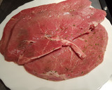 Foto del paso 2 de la receta: Ternera con salsa de vino manzanilla y ajo con higos