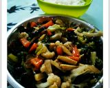 A picture of step 4 of Mixed Veggies Using Oyster sauce.