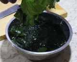 Foto langkah ke 1 dari resep Sup Rumput Laut | Korean Seaweed Soup (Miyeok Guk).