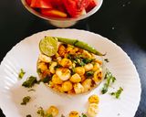 A picture of step 4 of Chatpata Makhana (Lotus seeds chaat 😋).