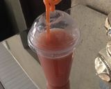 A picture of step 1 of Green Apple & Strawberry Juice.