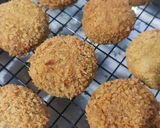 Foto langkah ke 5 dari resep コロッケ (Korokke) Japanese Croquettes.