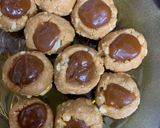 صورة لخطوة 5 من وصفة حلى بسكوت بصوص الكراميل