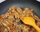 Foto langkah ke 3 dari resep Tongkol Suwir Kemangi.