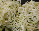 Foto del paso 3 de la receta: Espaguetis de calabacín con crema de zanahoria