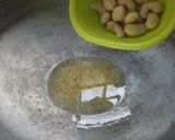 A picture of step 1 of Pears semolina Halwa (sweet dish).