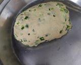 A picture of step 5 of Spring onion cones.