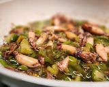 Foto langkah ke 5 dari resep Cumi Asin Tumis Kecap & Cabe Ijo #masakanIndo.
