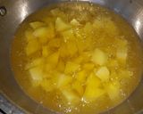 A picture of step 2 of Allu Karahi.