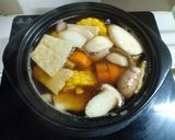 Hình bước làm 2 của món Canh bắp ngọt, cà rốt, nấm nấu chả cá chay