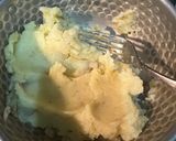 Foto langkah ke 1 dari resep Cheessy Mashed Potato.