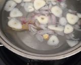 Foto langkah ke 2 dari resep Sayur bayam sederhana pakai kunci.